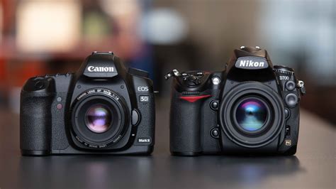 Nikon D700 vs Canon EOS 1000D Karşılaştırma